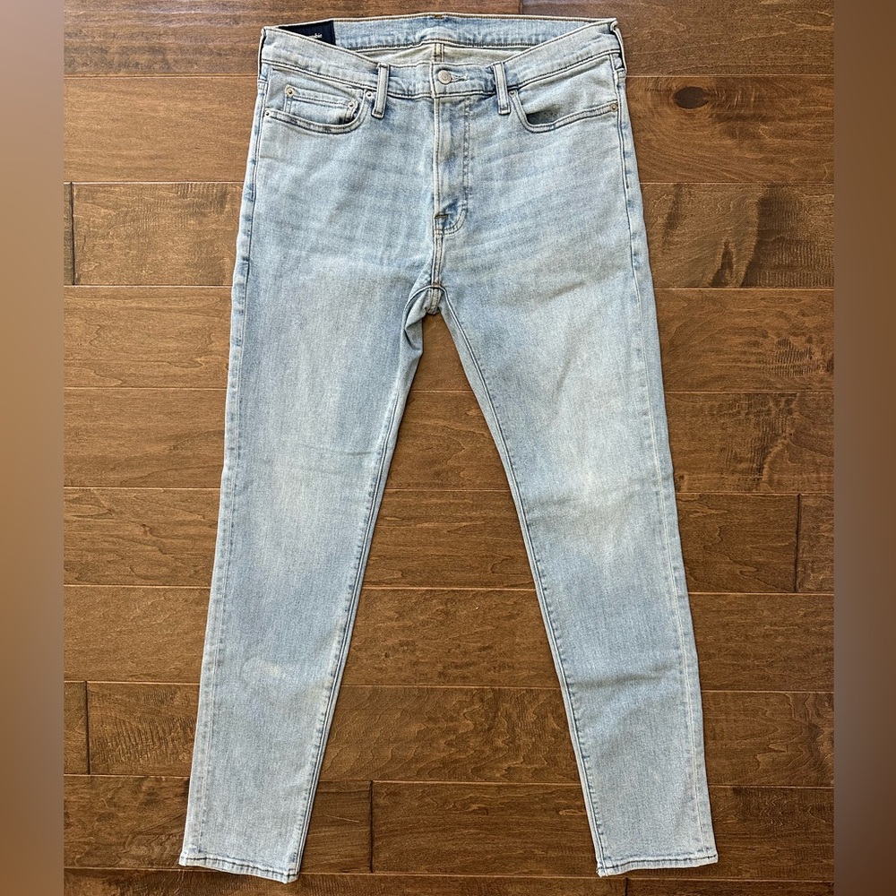 Abercrombie & Fitch Light Wash Super Skinny Stretch Jeans